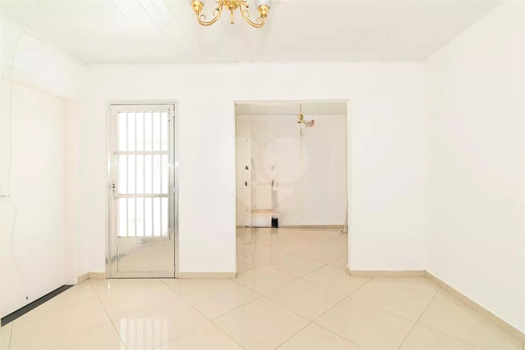 Casa térrea com 02 dormitórios e 01 vaga - Vila Santa Teresinha/SP