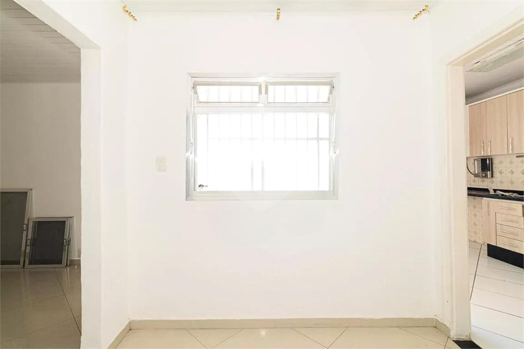 Casa térrea com 02 dormitórios e 01 vaga - Vila Santa Teresinha/SP