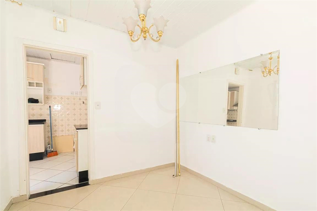 Casa térrea com 02 dormitórios e 01 vaga - Vila Santa Teresinha/SP