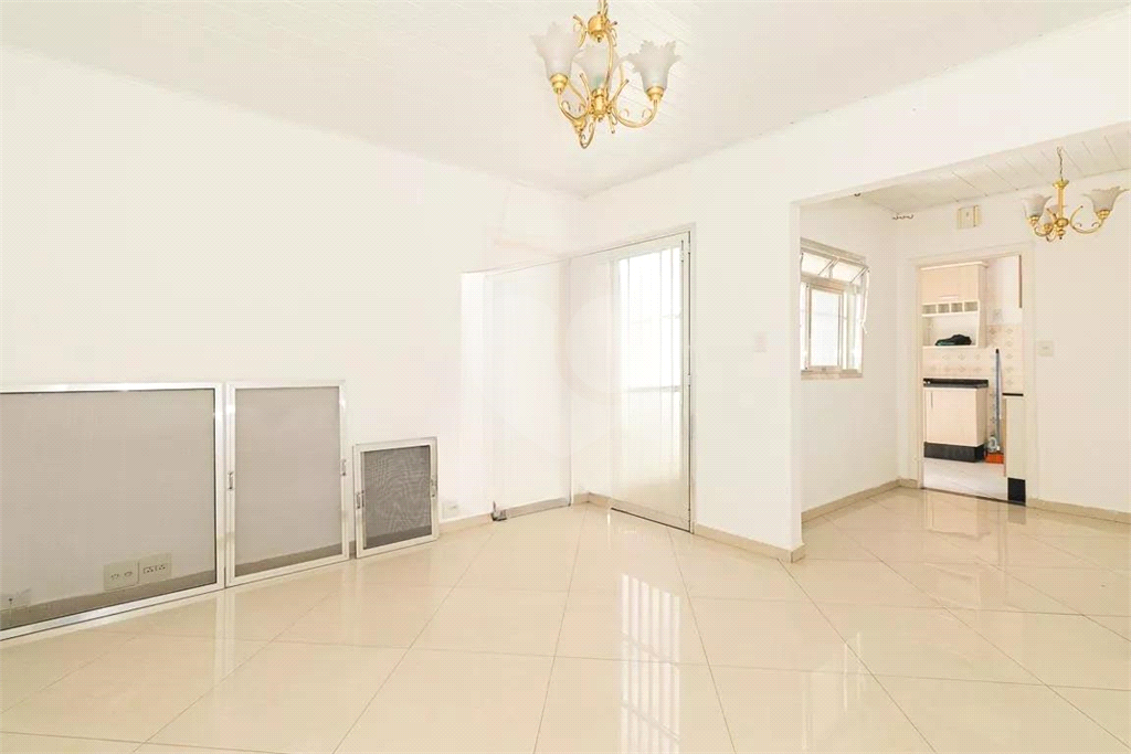 Casa térrea com 02 dormitórios e 01 vaga - Vila Santa Teresinha/SP