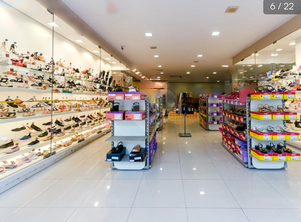 Galpão Comercial a venda ou locação no  Centro.
