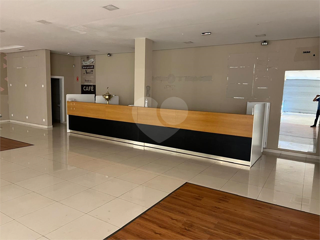 Galpão Comercial a venda ou locação no  Centro.