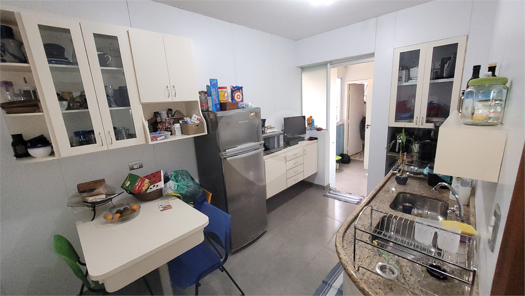 APARTAMENTO em PERDIZES