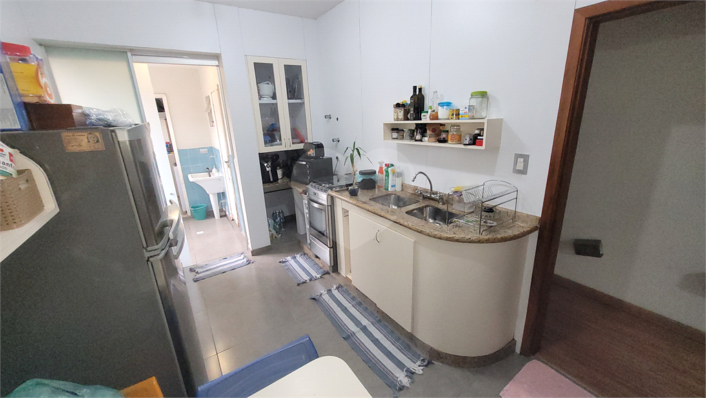 APARTAMENTO em PERDIZES