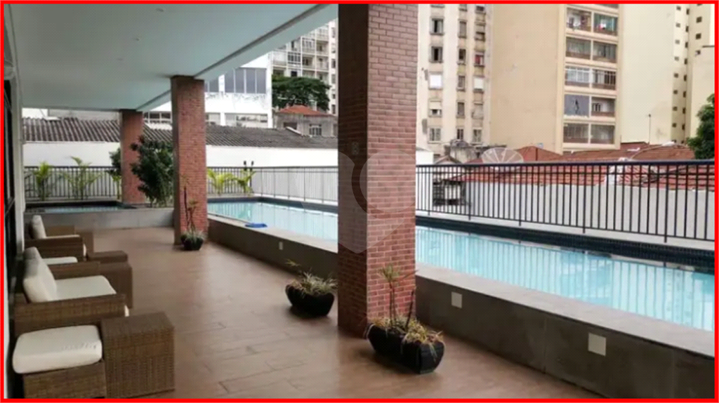 APARTAMENTO em CENTRO