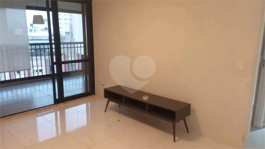 APARTAMENTO em CENTRO