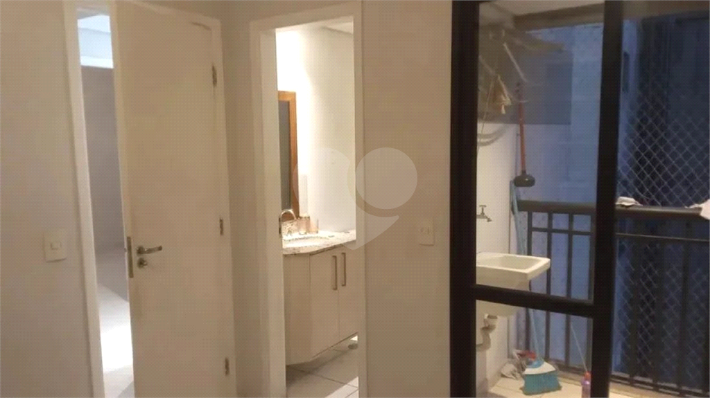 APARTAMENTO em CENTRO