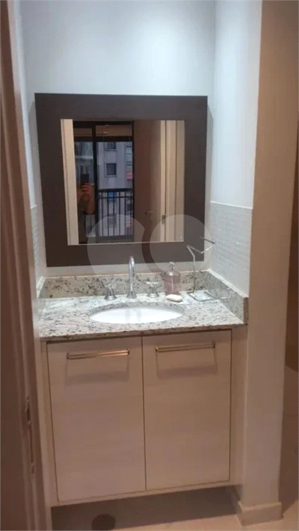 APARTAMENTO em CENTRO