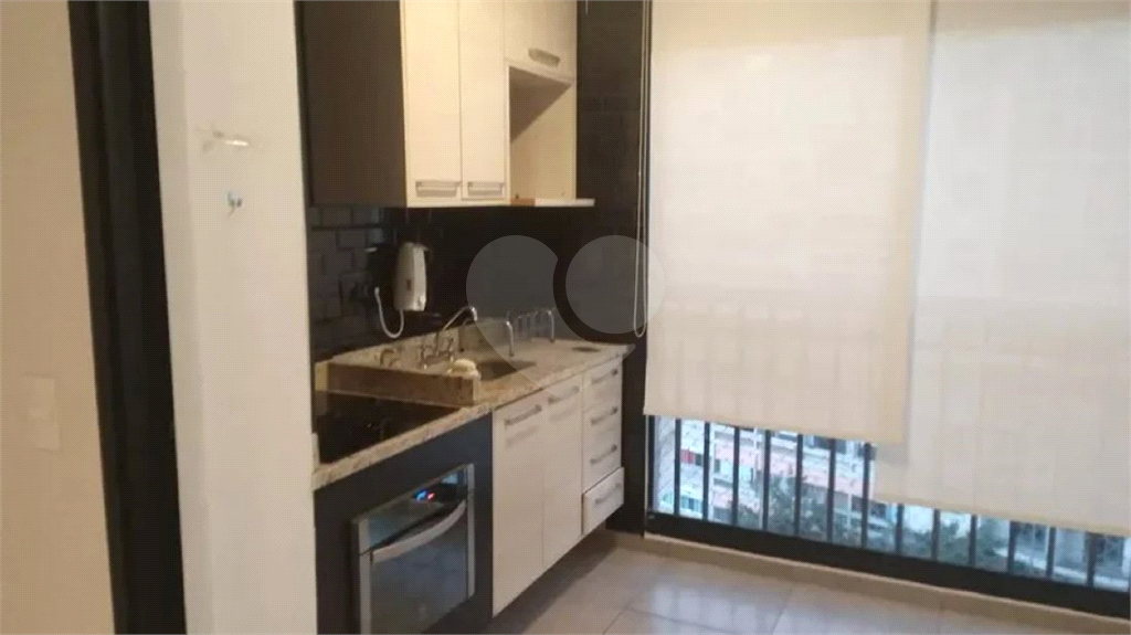 APARTAMENTO em CENTRO