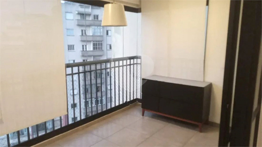 APARTAMENTO em CENTRO