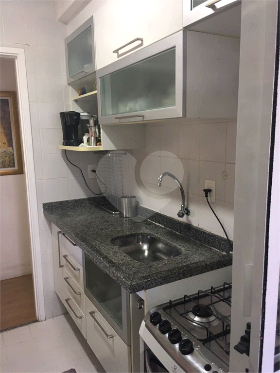 Apartamento à venda com 2 quartos, 64m² - Foto 10