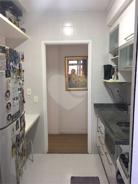 Apartamento à venda com 2 quartos, 64m² - Foto 12