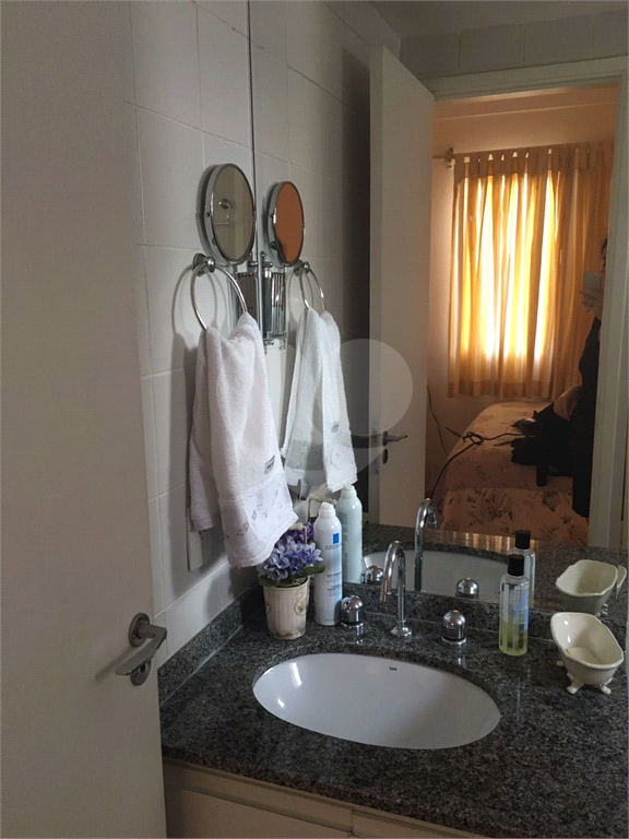 Apartamento à venda com 2 quartos, 64m² - Foto 26