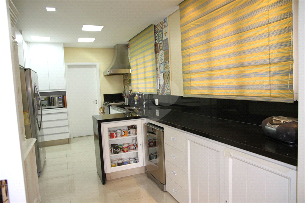 APARTAMENTO em CAMPO BELO