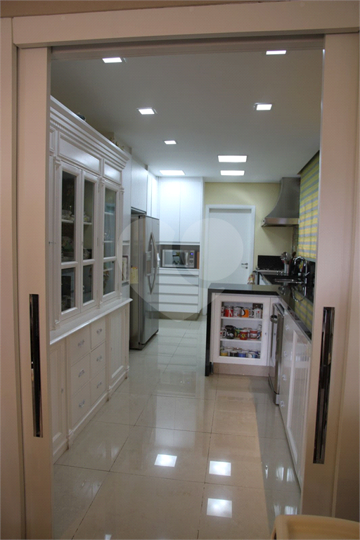 APARTAMENTO em CAMPO BELO