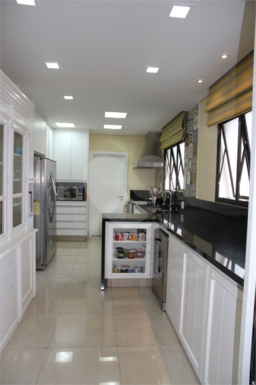 APARTAMENTO em CAMPO BELO
