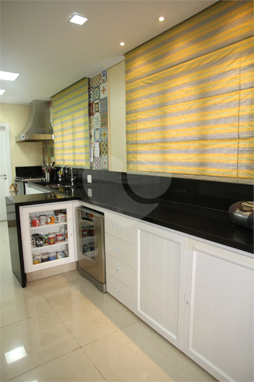 APARTAMENTO em CAMPO BELO