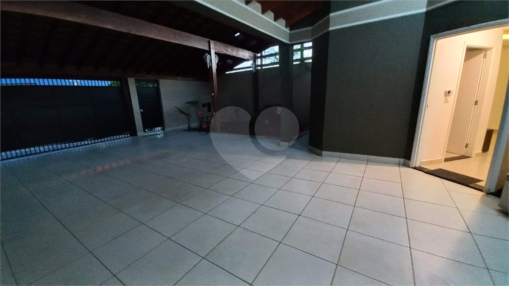 Casa à venda com 3 quartos, 250m² - Foto 9