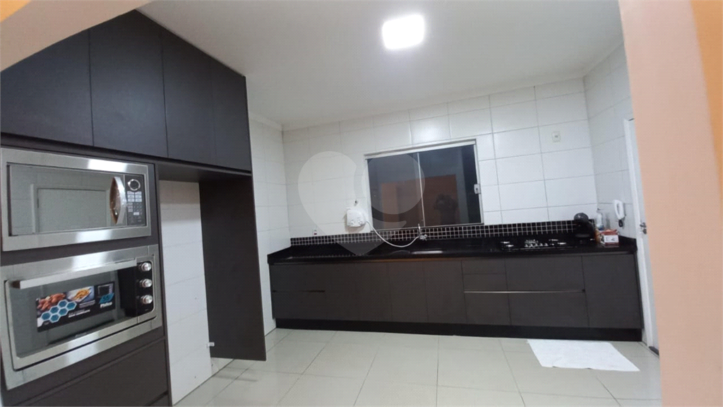 Casa à venda com 3 quartos, 250m² - Foto 24