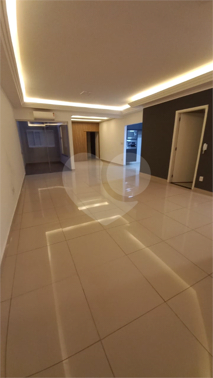 Casa à venda com 3 quartos, 250m² - Foto 17