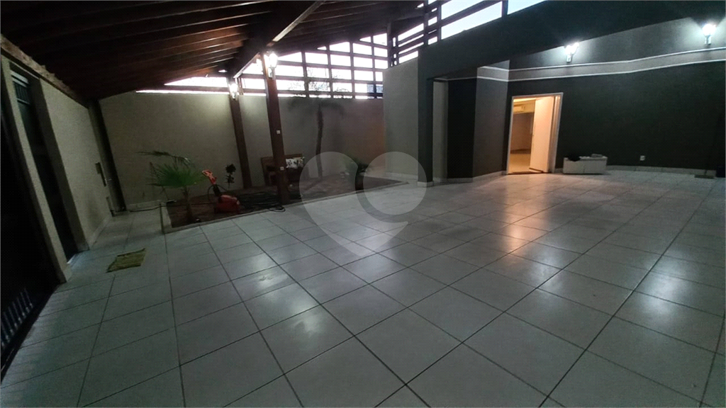 Casa à venda com 3 quartos, 250m² - Foto 10