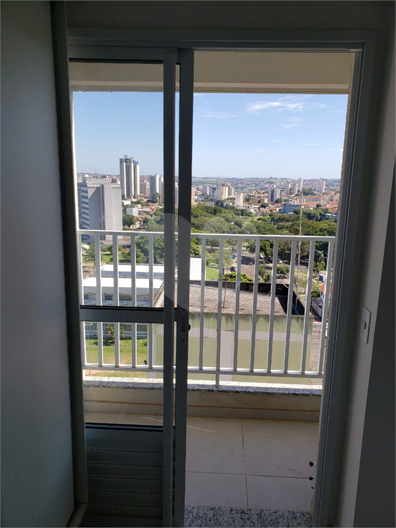 Apartamento para alugar com 2 quartos, 70m² - Foto 21