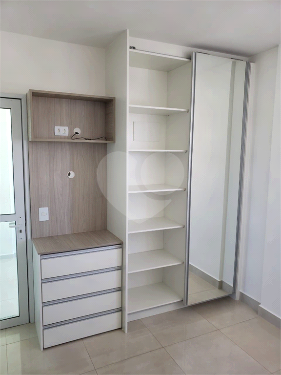Apartamento para alugar com 2 quartos, 70m² - Foto 28