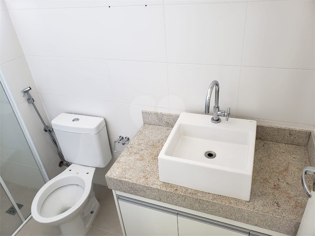 Apartamento para alugar com 2 quartos, 70m² - Foto 16