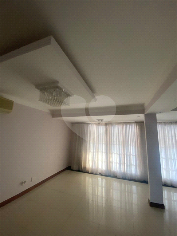 Casa para alugar com 4 quartos, 140m² - Foto 1
