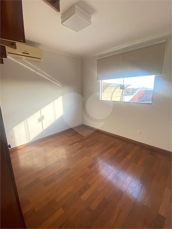 Casa para alugar com 4 quartos, 140m² - Foto 19