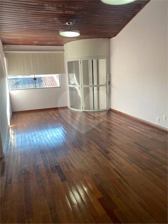 Casa para alugar com 4 quartos, 140m² - Foto 15
