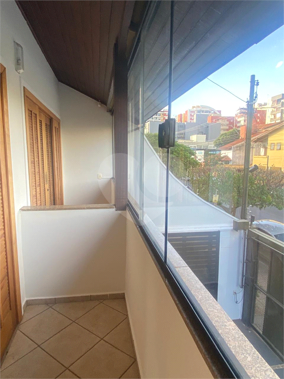 Casa para alugar com 4 quartos, 140m² - Foto 29