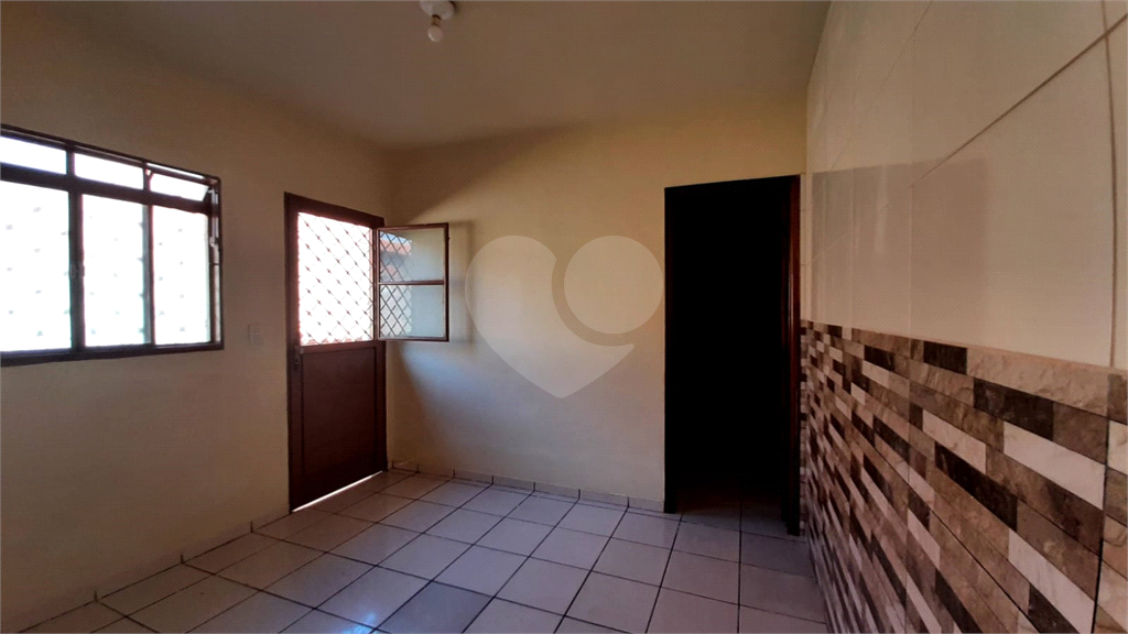 Casa à venda com 2 quartos, 70m² - Foto 12