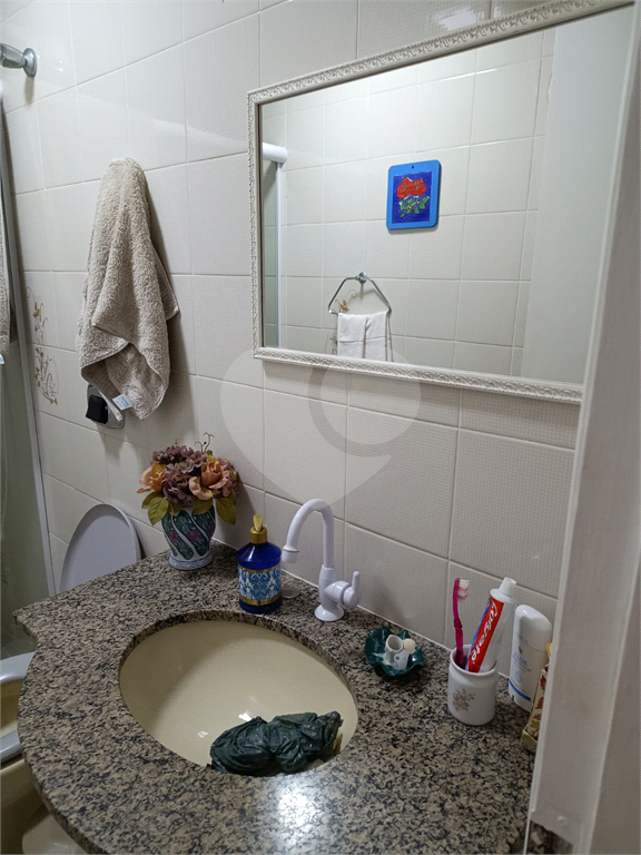 Apartamento 68 m² - 2 quartos sendo 1 suíte, 2 banheiros, 1 vaga de garagem coberta-Guarujá/SP.