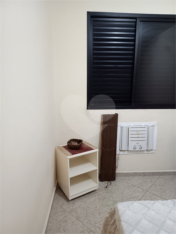 Apartamento 68 m² - 2 quartos sendo 1 suíte, 2 banheiros, 1 vaga de garagem coberta-Guarujá/SP.
