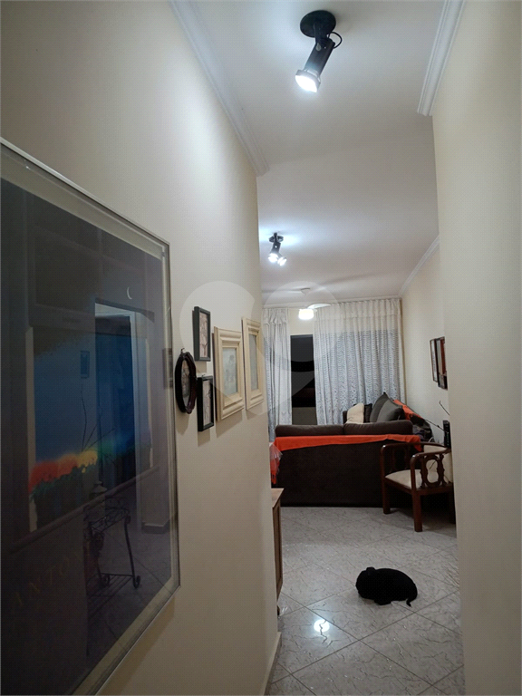 Apartamento 68 m² - 2 quartos sendo 1 suíte, 2 banheiros, 1 vaga de garagem coberta-Guarujá/SP.