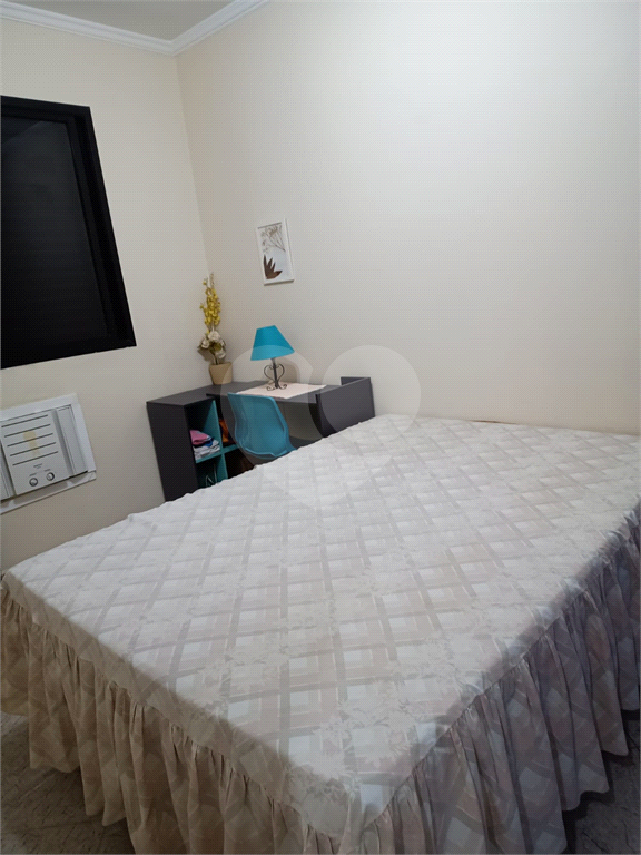Apartamento 68 m² - 2 quartos sendo 1 suíte, 2 banheiros, 1 vaga de garagem coberta-Guarujá/SP.