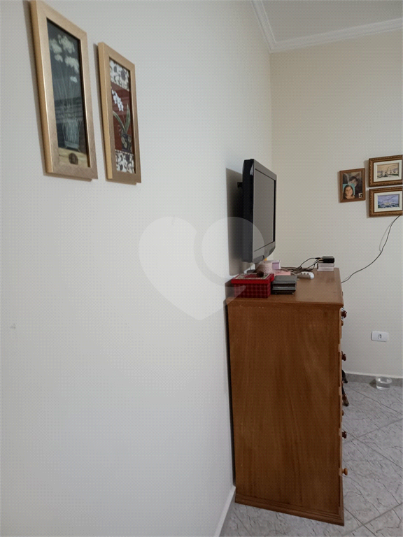Apartamento 68 m² - 2 quartos sendo 1 suíte, 2 banheiros, 1 vaga de garagem coberta-Guarujá/SP.