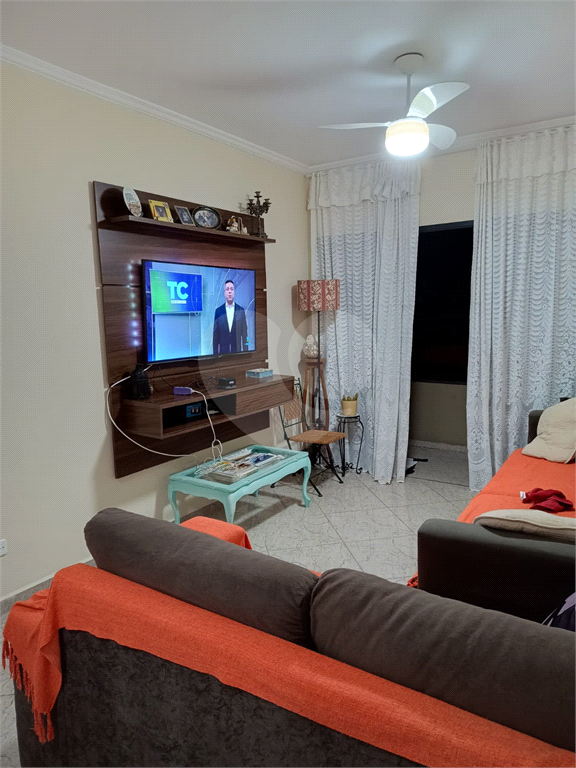 Apartamento 68 m² - 2 quartos sendo 1 suíte, 2 banheiros, 1 vaga de garagem coberta-Guarujá/SP.