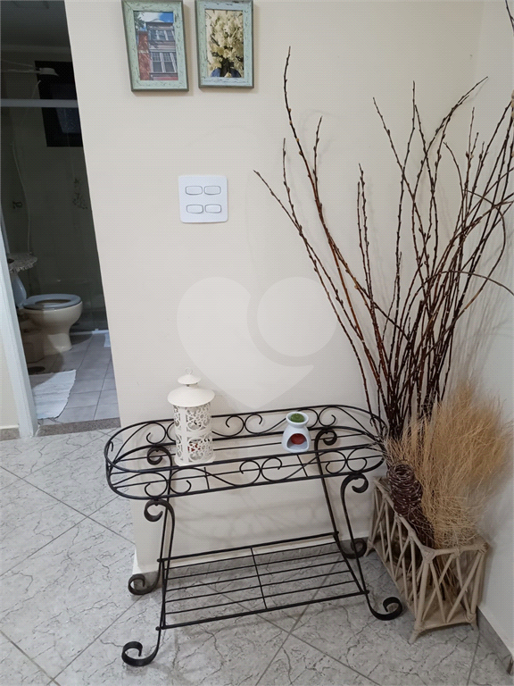 Apartamento 68 m² - 2 quartos sendo 1 suíte, 2 banheiros, 1 vaga de garagem coberta-Guarujá/SP.