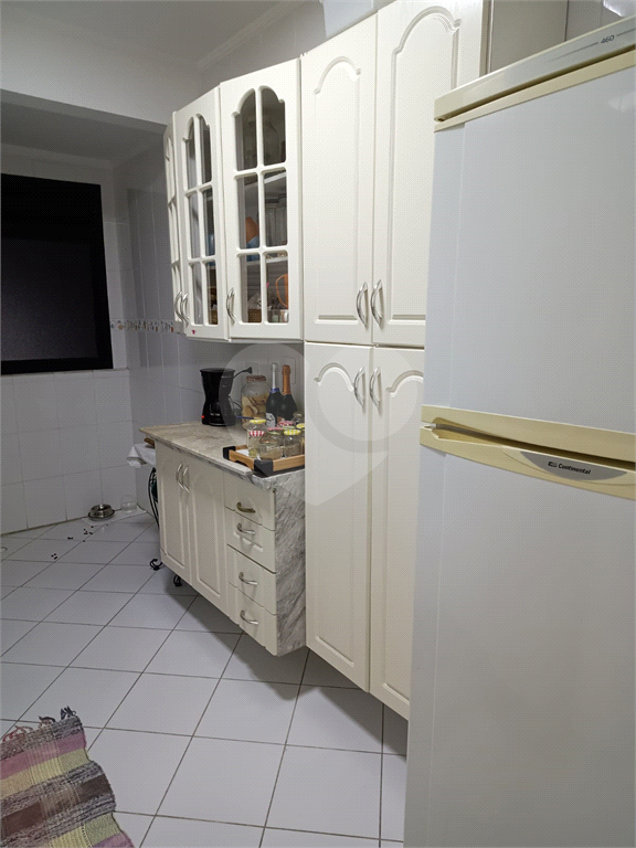 Apartamento 68 m² - 2 quartos sendo 1 suíte, 2 banheiros, 1 vaga de garagem coberta-Guarujá/SP.