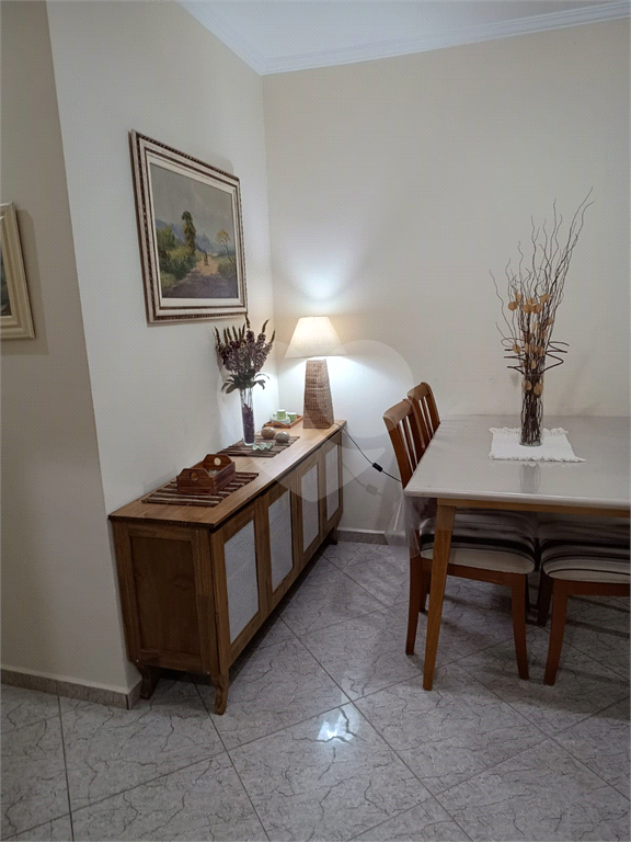 Apartamento 68 m² - 2 quartos sendo 1 suíte, 2 banheiros, 1 vaga de garagem coberta-Guarujá/SP.