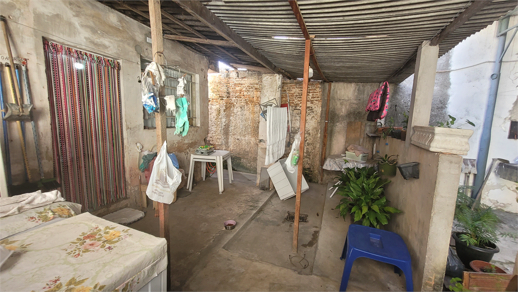 Casa térrea ou terreno para venda. 240m2, Local plano. Ideal para galpão. Jardim Guimarães