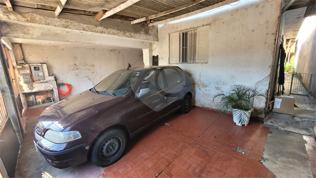 Casa térrea ou terreno para venda. 240m2, Local plano. Ideal para galpão. Jardim Guimarães