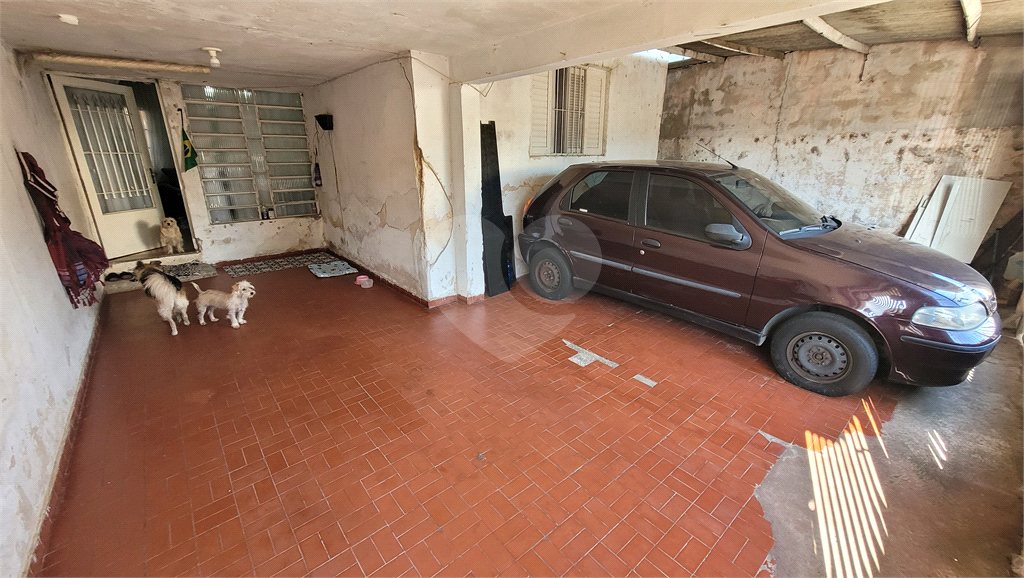 Casa térrea ou terreno para venda. 240m2, Local plano. Ideal para galpão. Jardim Guimarães