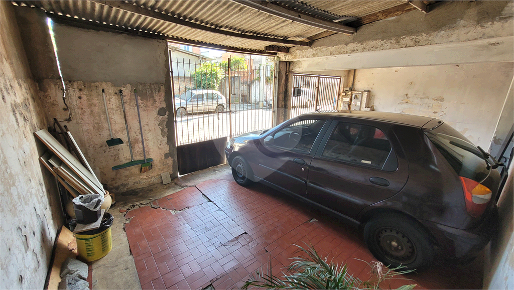 Casa térrea ou terreno para venda. 240m2, Local plano. Ideal para galpão. Jardim Guimarães