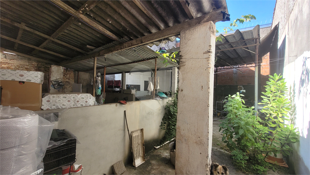 Casa térrea ou terreno para venda. 240m2, Local plano. Ideal para galpão. Jardim Guimarães