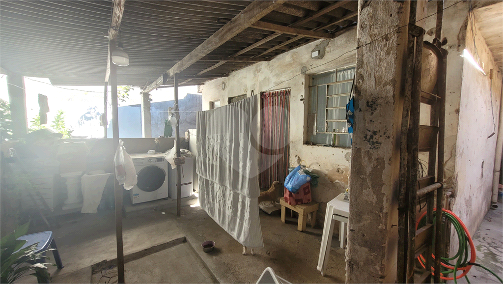Casa térrea ou terreno para venda. 240m2, Local plano. Ideal para galpão. Jardim Guimarães