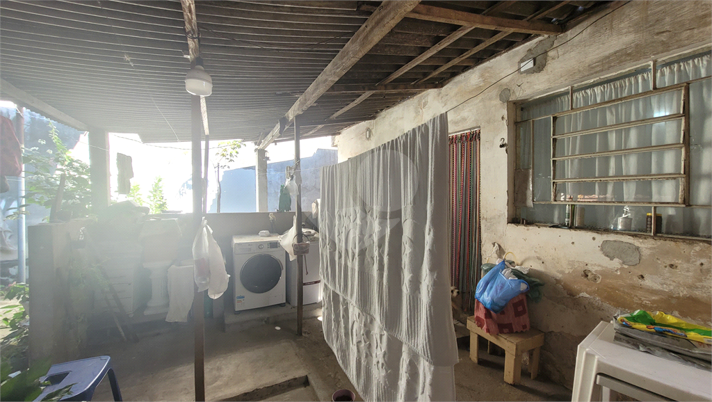 Casa térrea ou terreno para venda. 240m2, Local plano. Ideal para galpão. Jardim Guimarães