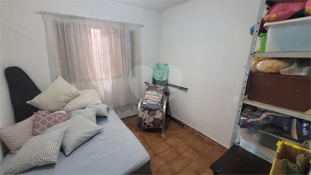 Casa térrea ou terreno para venda. 240m2, Local plano. Ideal para galpão. Jardim Guimarães